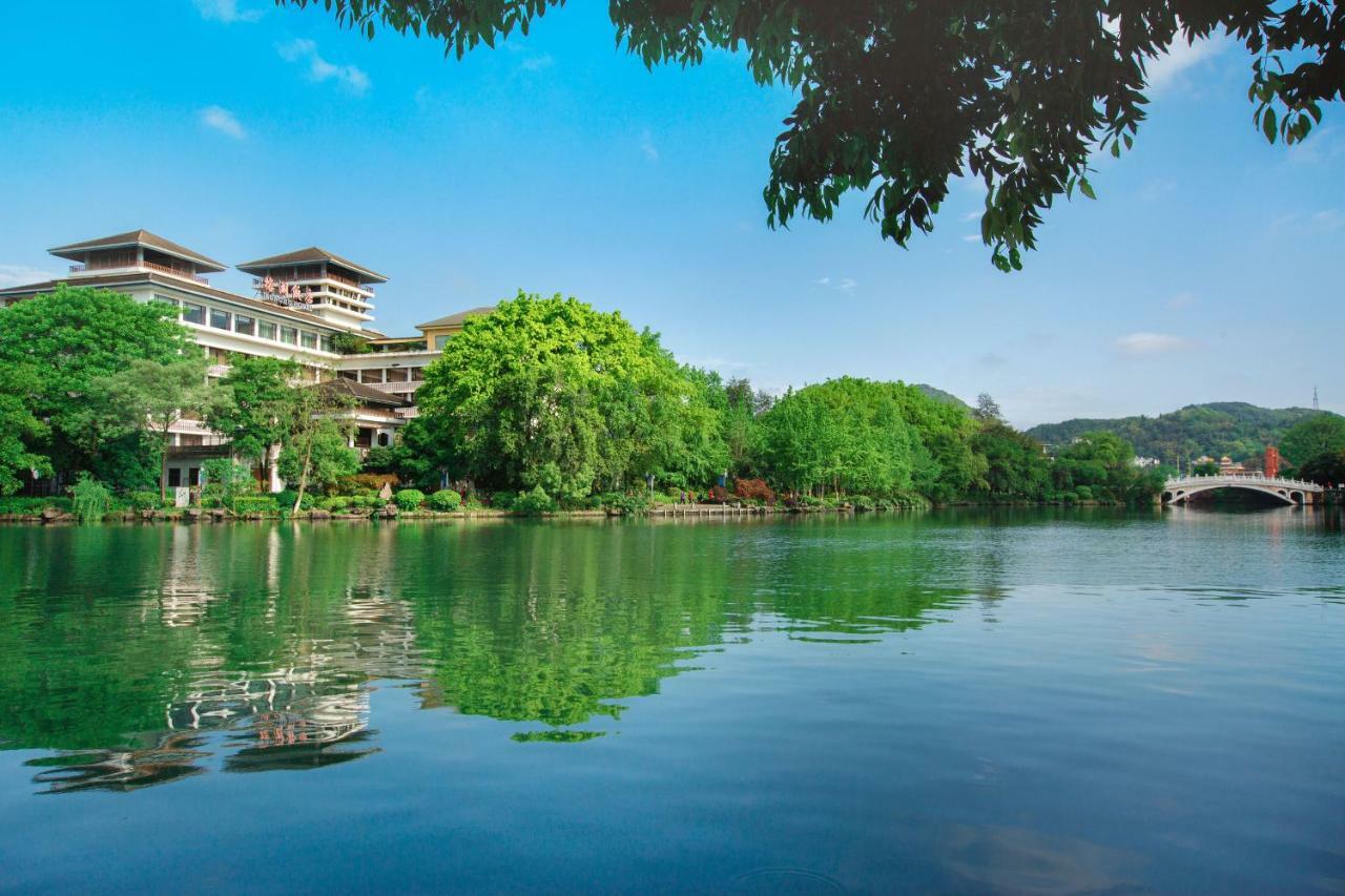 Guilin Ronghu Hotel Exterior photo